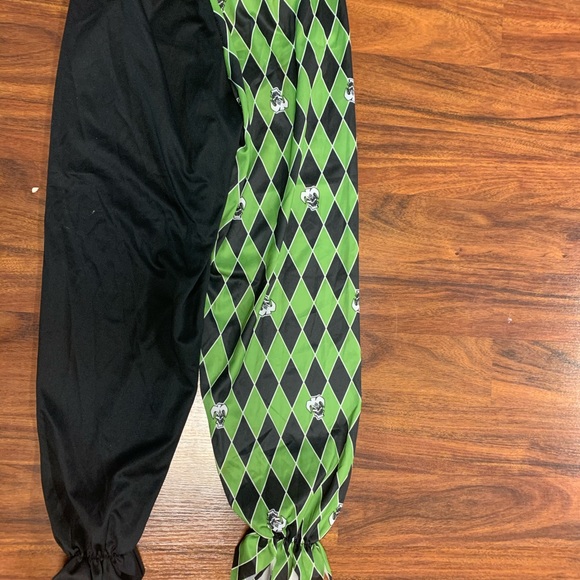 Green jester costume - Picture 5 of 9